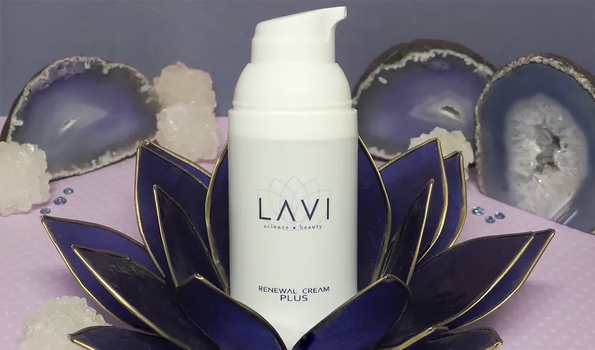 LAVI COSMETICS - Renewal Cream Plus -Contains 1.5% Retinoids, 3% Vitamin C in VC-IP form, and 10% AHA & BHA. A very effective active ingredient anti-aging cream for regeneration of skin cells and collagen, exfoliation, repair, and protection.